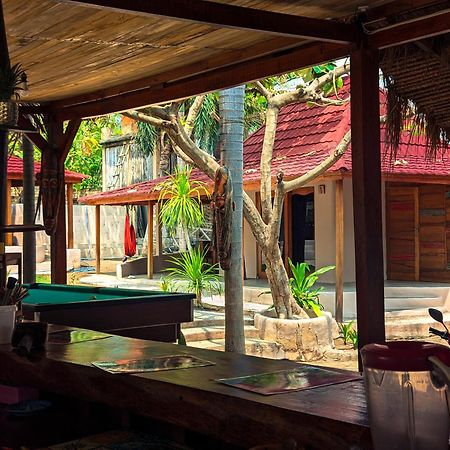 Jati Village, Party Hostel And Bungalows غيلي تراوانغان المظهر الخارجي الصورة
