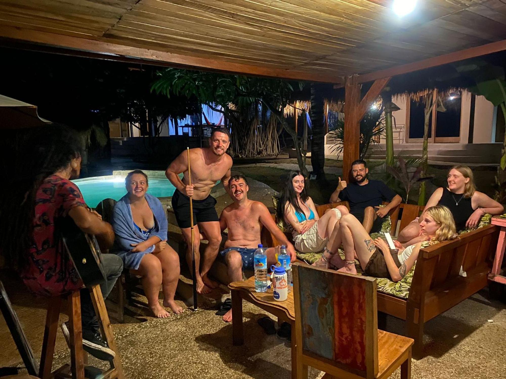 Jati Village, Party Hostel And Bungalows غيلي تراوانغان المظهر الخارجي الصورة