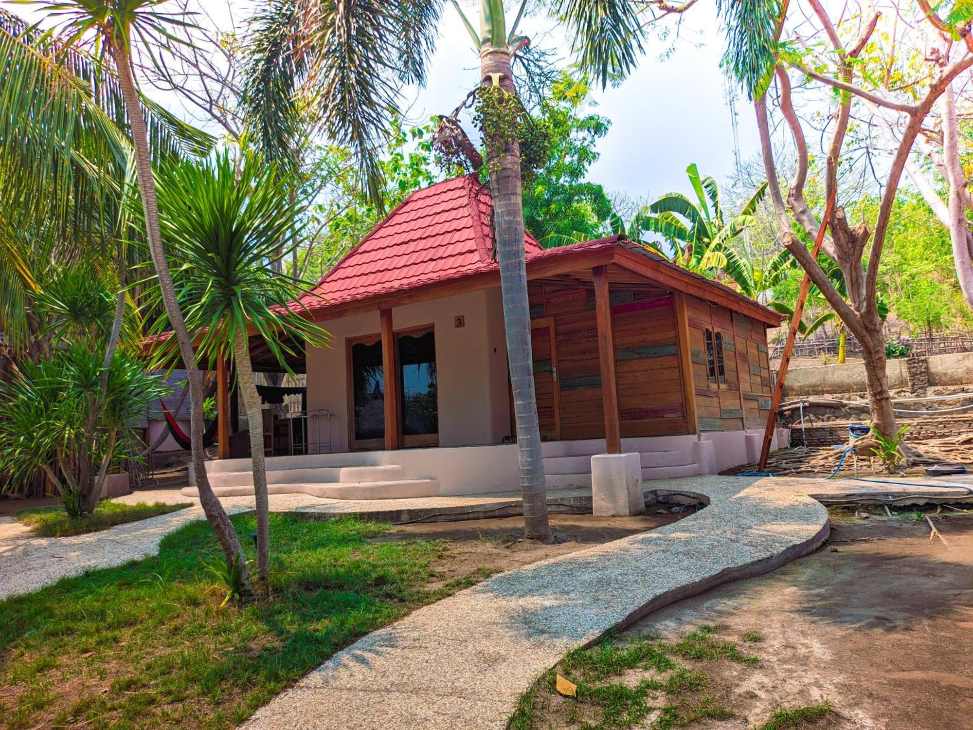 Jati Village, Party Hostel And Bungalows غيلي تراوانغان المظهر الخارجي الصورة