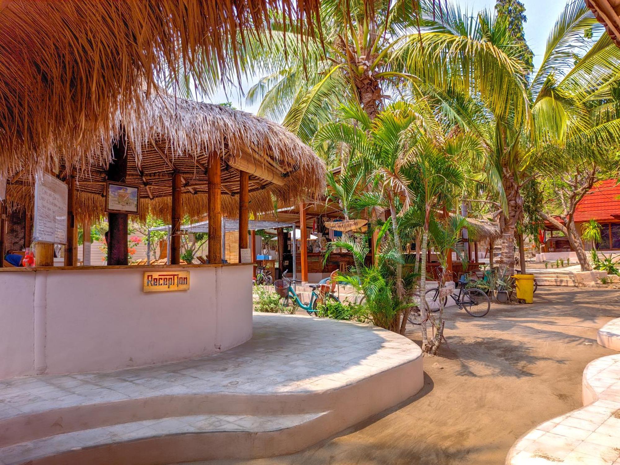 Jati Village, Party Hostel And Bungalows غيلي تراوانغان المظهر الخارجي الصورة