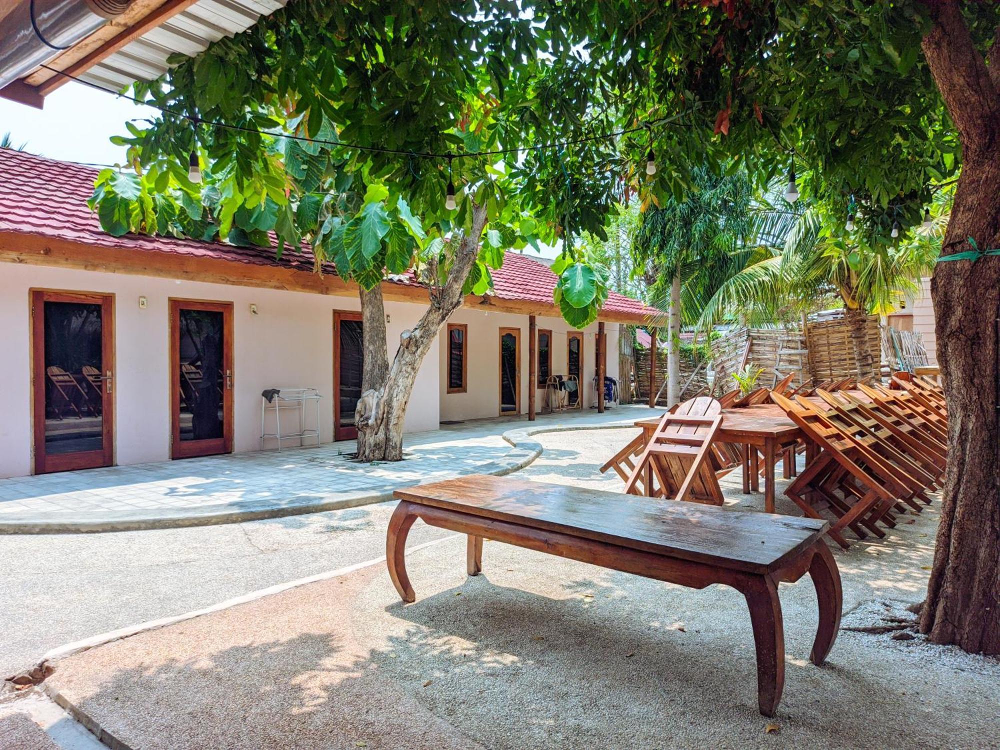 Jati Village, Party Hostel And Bungalows غيلي تراوانغان المظهر الخارجي الصورة