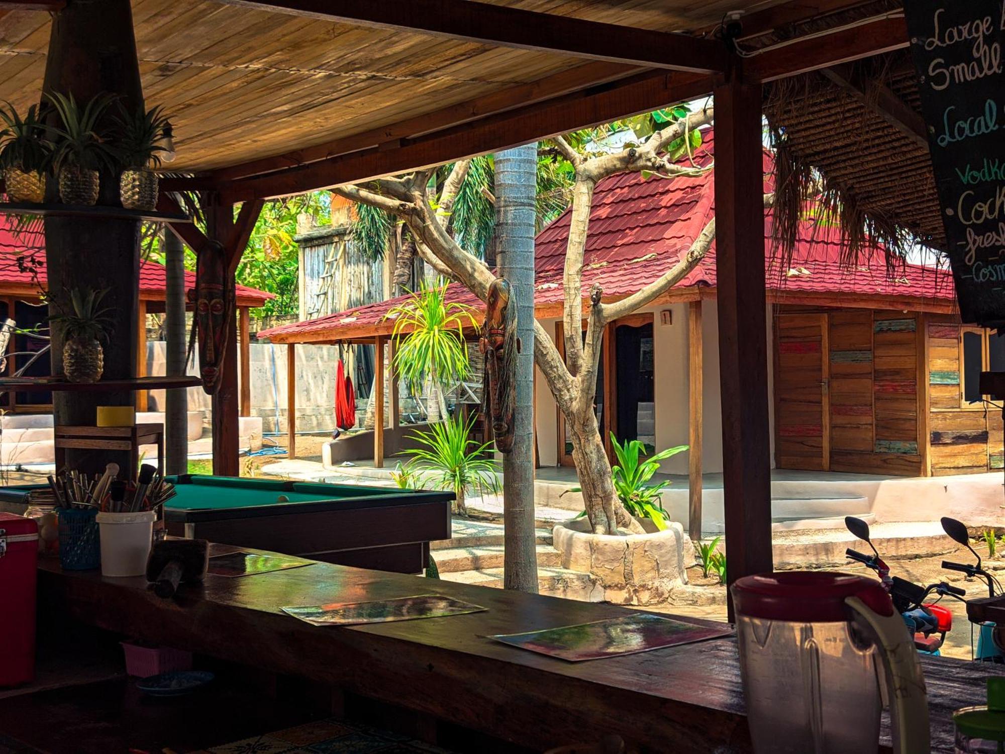 Jati Village, Party Hostel And Bungalows غيلي تراوانغان المظهر الخارجي الصورة