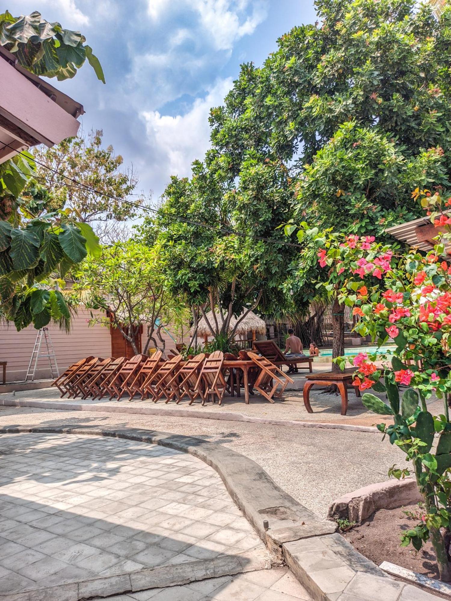 Jati Village, Party Hostel And Bungalows غيلي تراوانغان المظهر الخارجي الصورة