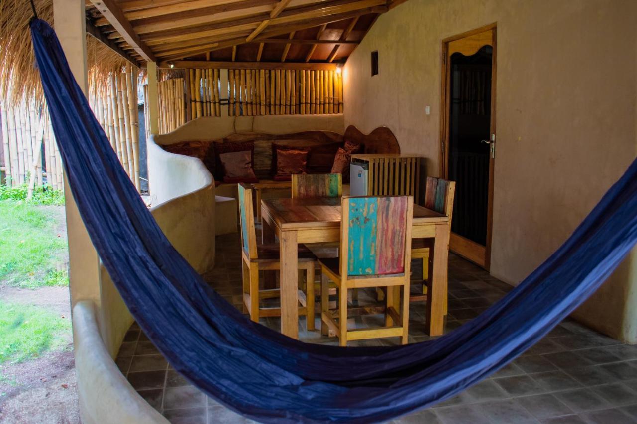 Jati Village, Party Hostel And Bungalows غيلي تراوانغان المظهر الخارجي الصورة